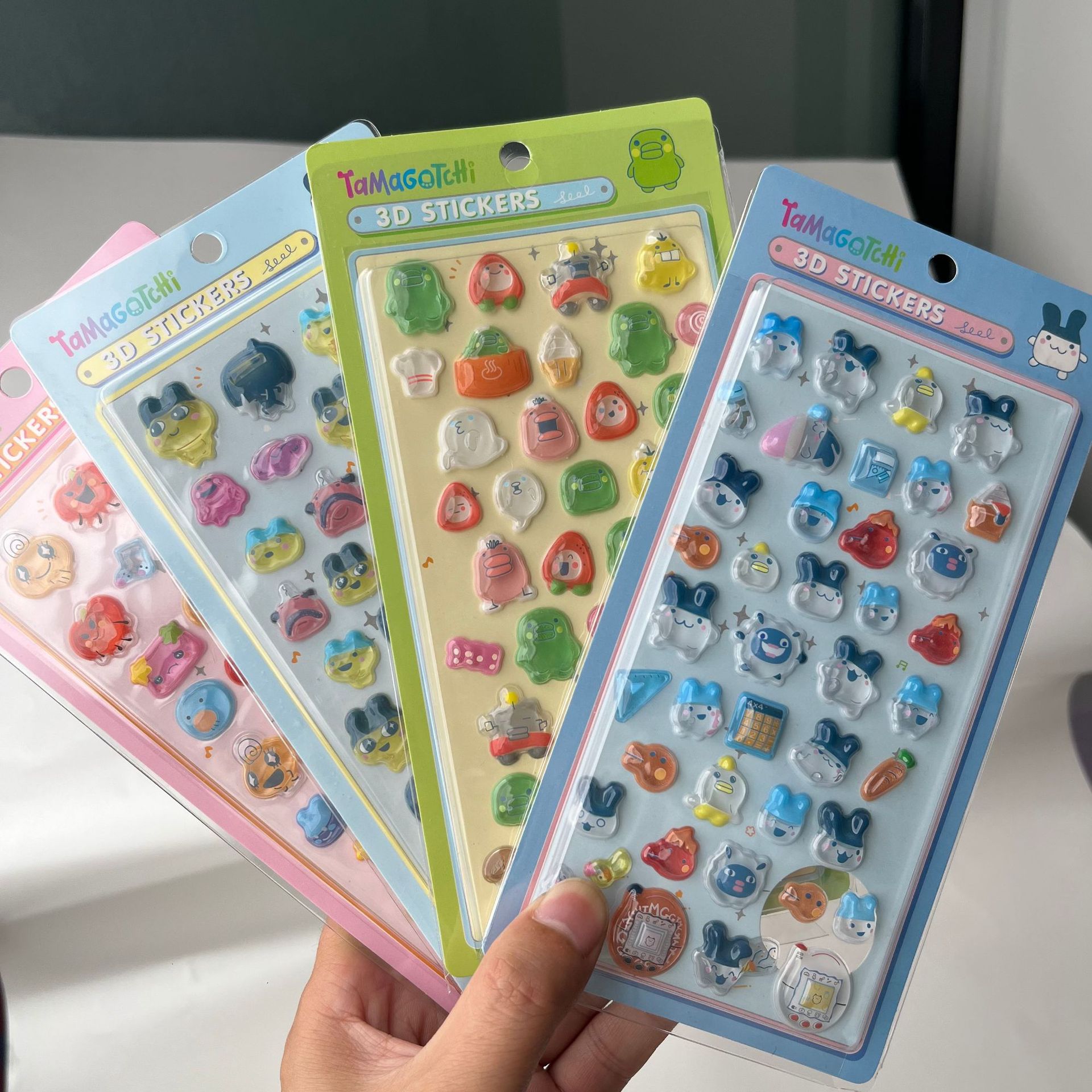 Laptop Accessories For Gift - Urocze naklejki 3D Tamagotchi, retro cyfrowy